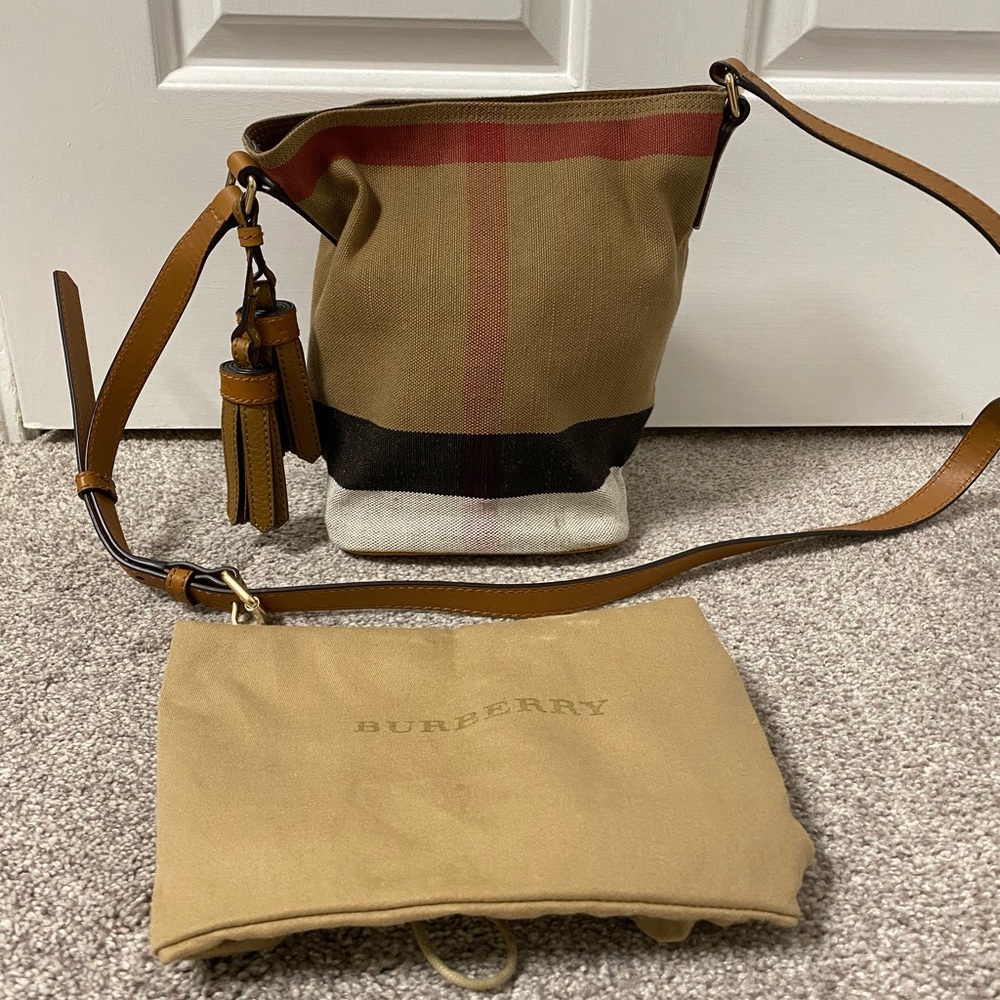 Burberry bucket bag